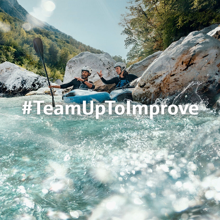 Due kayakisti sulle rapide