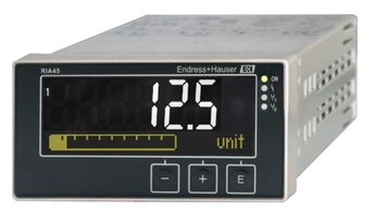 Indicatore da campo RIA46 con unità di controllo per il monitoraggio e l'indicazione di valori analogici misurati