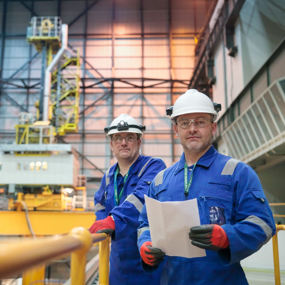 Due clienti di Endress+Hauser in un impianto di produzione di energia