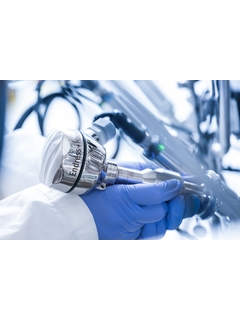 Our sanitary thermometer iTHERM TM411 with QuickNeck bayonet mount in a bioreactor An iTHERM TM411 sanitary thermometer being installed in a bioreactor