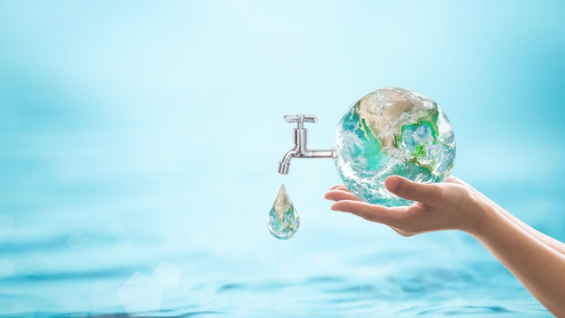 Gestione sostenibile della risorsa naturale di acqua dolce e protezione dell'idrosfera.