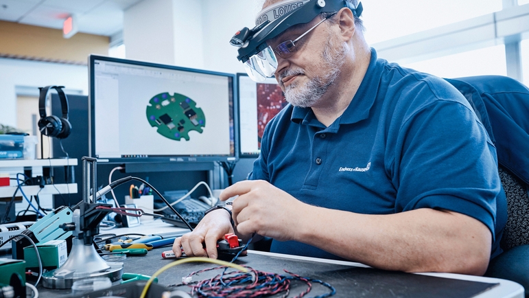 Più di 1.100 persone in tutto il mondo lavorano in ricerca e sviluppo presso Endress+Hauser.