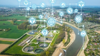 Netilion Network Insights di fronte a un serbatoio dell'acqua