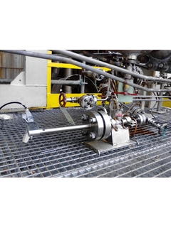 Immagine del prodotto sonda Raman Rxn-40 flangiata installata in un impianto