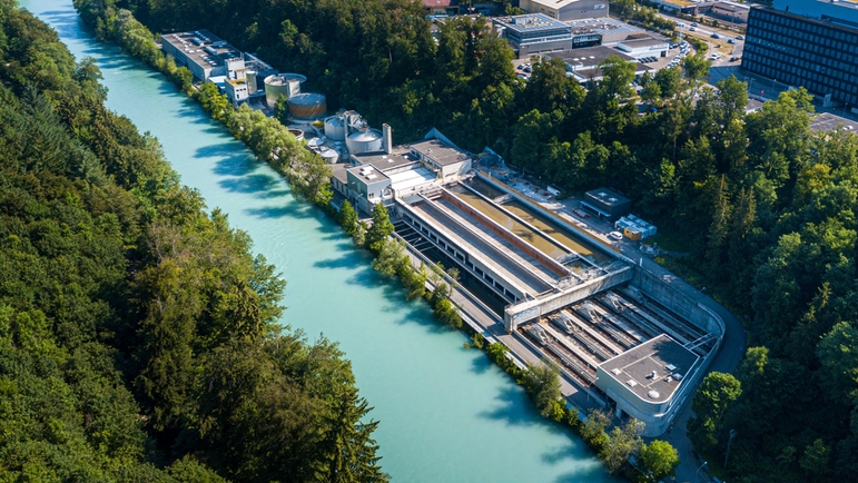 Vista dall'alto dell'impianto di trattamento delle acque reflue ARA Worblental, in Svizzera