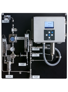 Product picture OXY5500 oxygen analyzer box, mounted on panel, front view