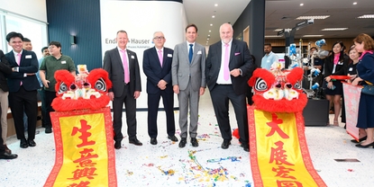 Jens Winkelmann, Richard Yu,  Frank Grütter e Matthias Altendorf all'inaugurazione.